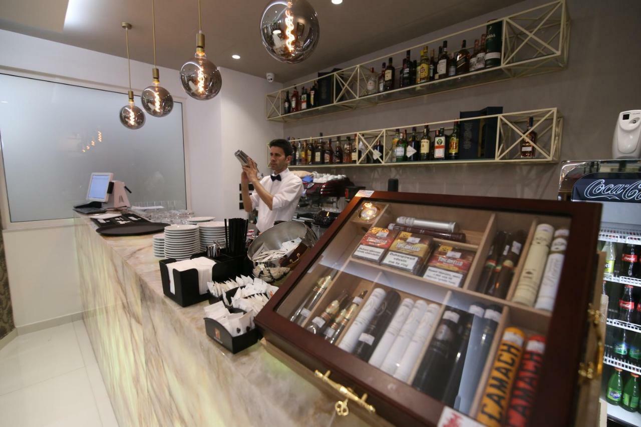 Emerald Boutique Hotel Тирана Екстер'єр фото