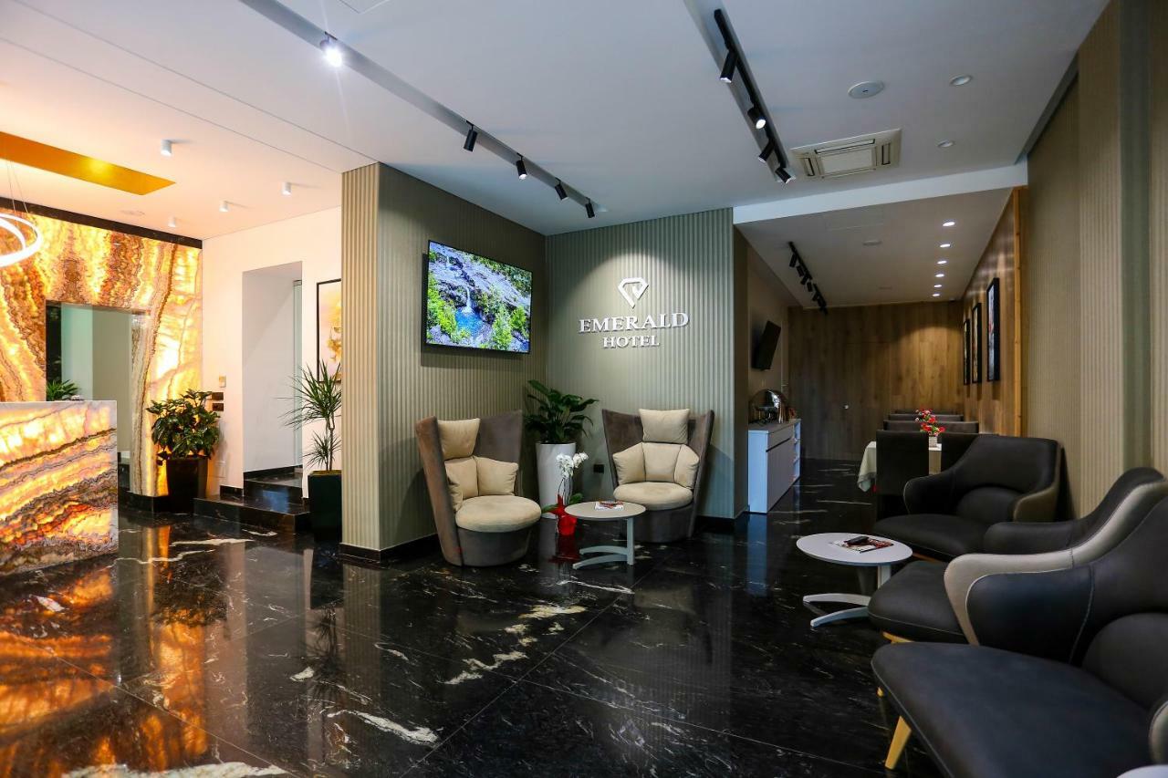 Emerald Boutique Hotel Тирана Екстер'єр фото